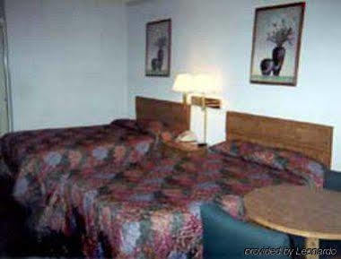 Knights Inn Point South Йемасий Екстериор снимка